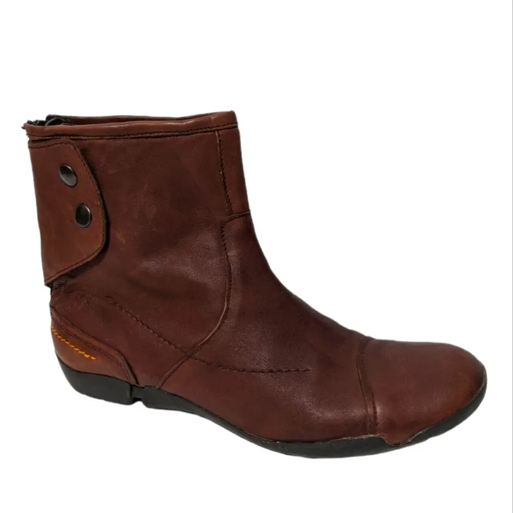 FLY LONDON Brown Leather Flat Booties 42